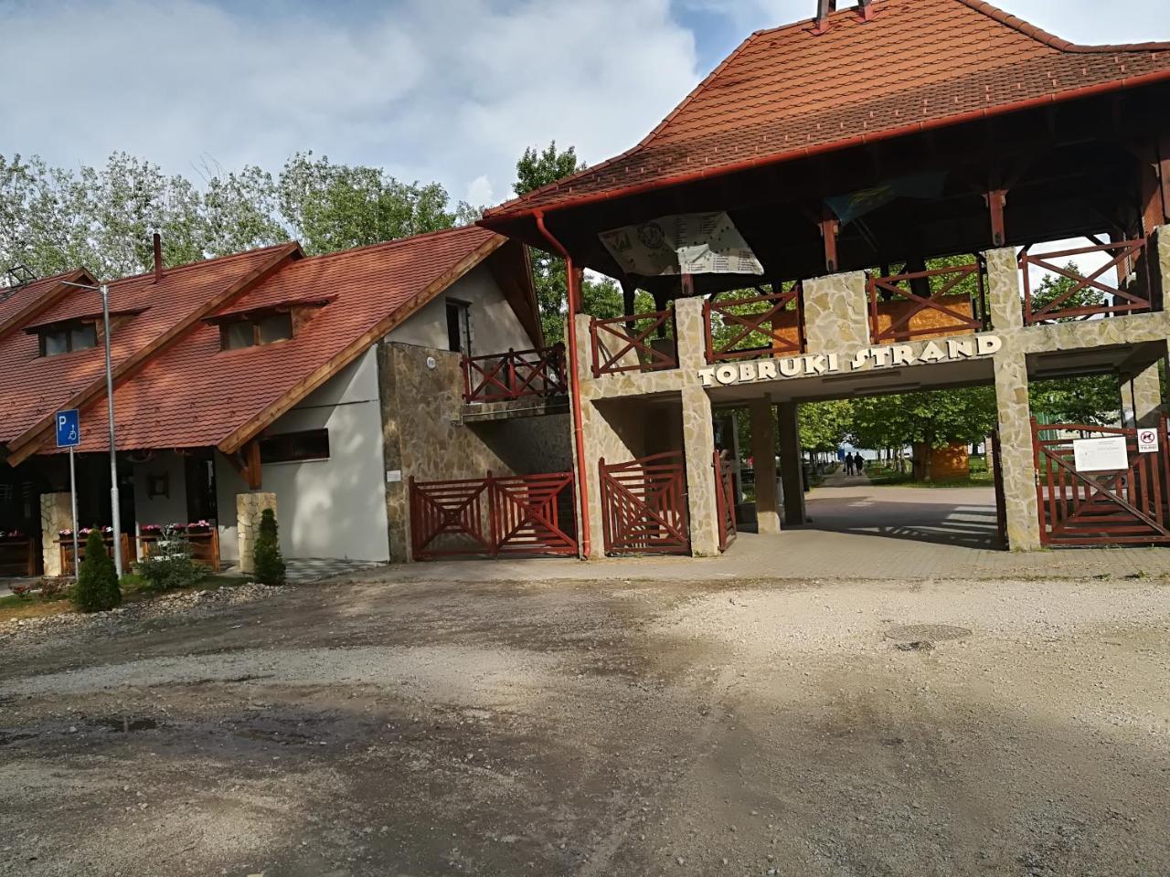 Betty Apartman Балатонфюзфё Экстерьер фото